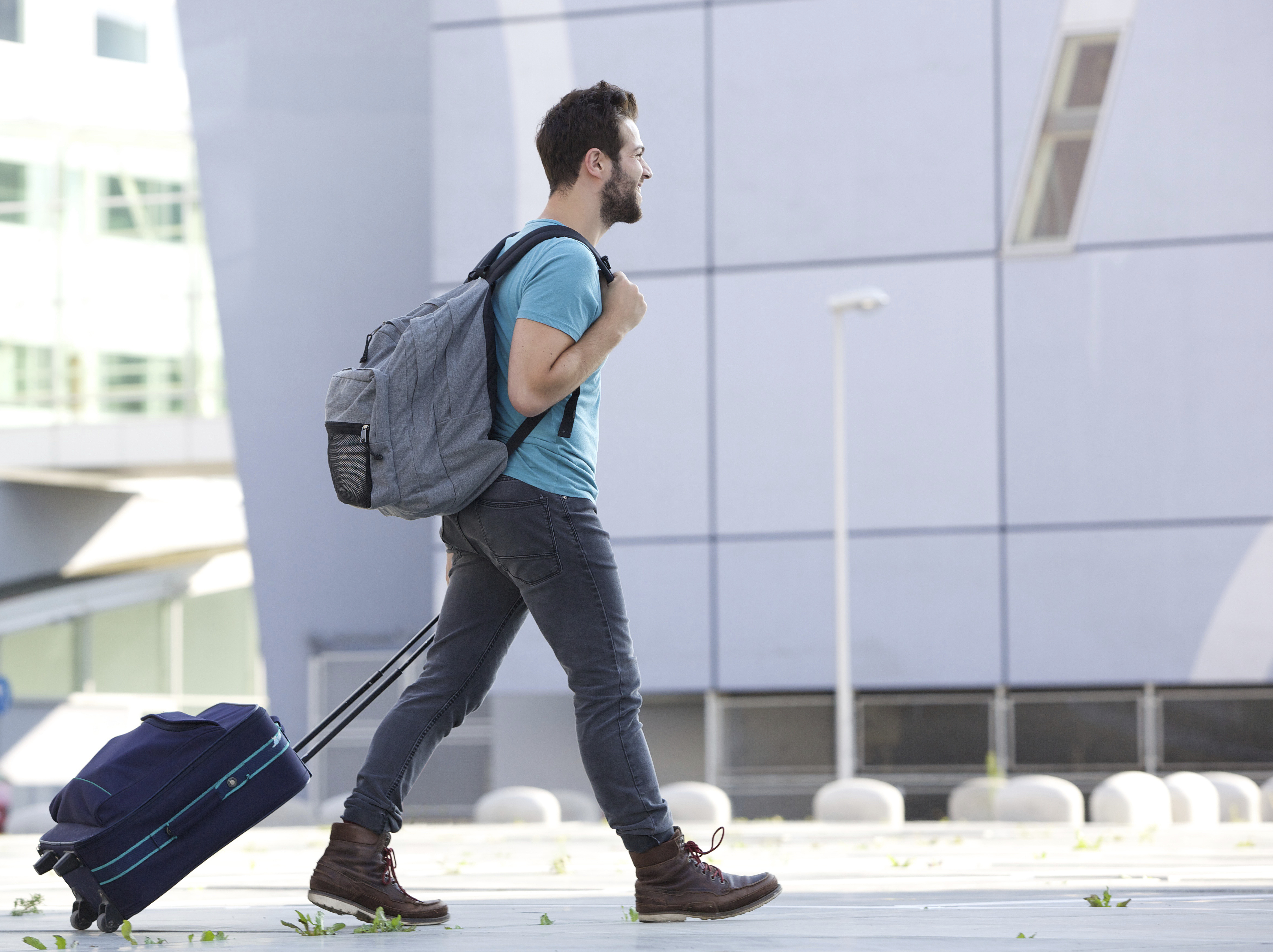 Por separado Equipar alcanzar Cómo elegir una mochila de equipaje de mano | Skyscanner Espana